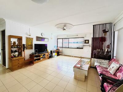 For Sale - 661 Hougang Avenue 4