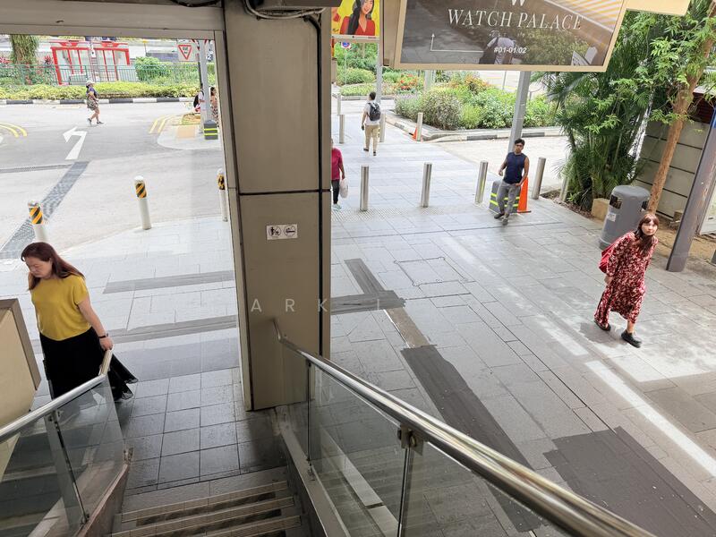 Lucky Plaza, 304 Orchard Road, 700 sqft, Mall Shop For Rent, by Mark Liao, 60162267 - CommercialGuru.com.sg