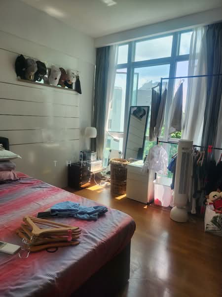 Hillview Regency, 26 Bukit Batok East Avenue 2, 2 Bedrooms, 904 sqft, Condominium For Sale, by Thng Lisa, 60162342 - Big master room-1 queenbed+1 single - PropertyGuru.com.sg