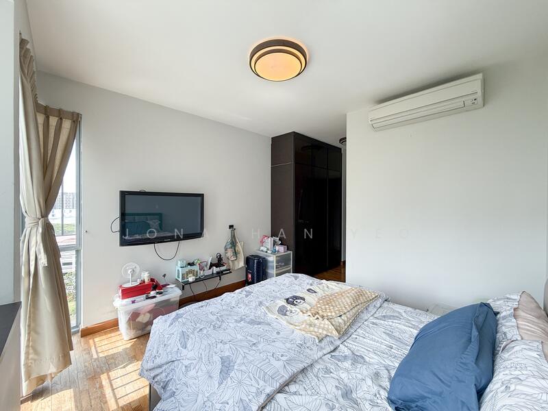 Tanamera Crest, 10 Pari Dedap Walk, 3 Bedrooms, 1,163 sqft, Condominium For Rent, by Jonathan Yeo, 60162389 - Master Bedroom - PropertyGuru.com.sg