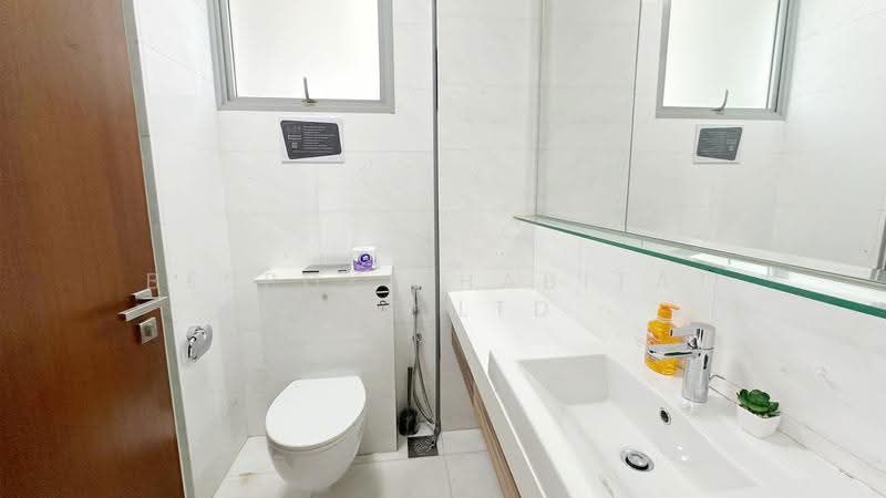 Horizon Residences, 43 PASIR PANJANG HILL, Buona Vista / West Coast / Clementi New Town, Room Rental, 100 sqft, Condominium For Rent, by Bespoke Habitat Pte Ltd, 60162632 - 04-07 Common Bathroom - PropertyGuru.com.sg