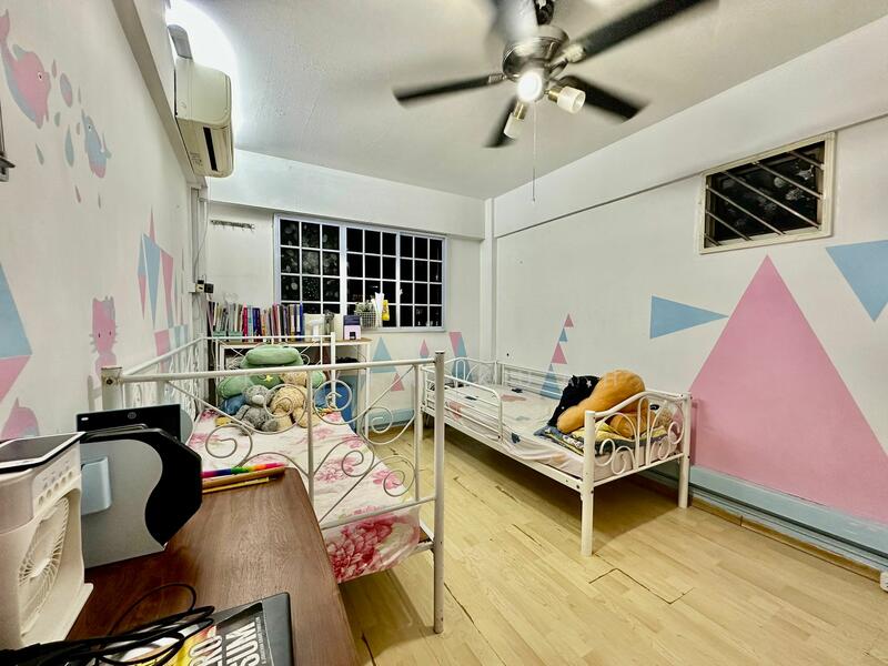 For Sale - 427 Yishun Avenue 11