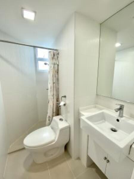 Common Bedroom Bathroom