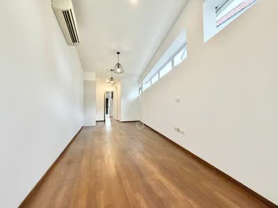 For Rent - MODERN CORNER TERRACE NEAR AMENITIES!!!