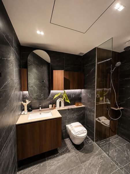 J'den, 2 Jurong East Central 1, 2 Bedrooms, 721 sqft, Condominium For Sale, by LISA ZHANG, 60162908 - Bathroom - PropertyGuru.com.sg