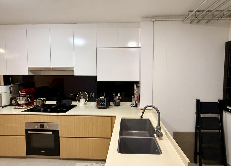 Kitchen / Yard