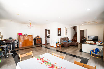 For Sale - Viewing This Weekend! 3-Sty Corner Terrace with Huge Garden - 4,300 sqft