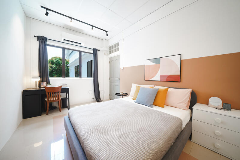Orange room