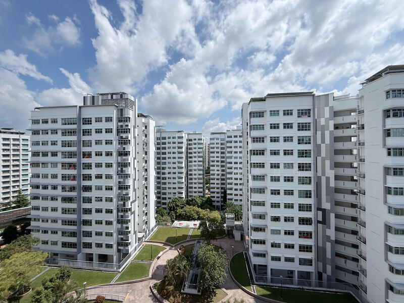 Quiet facing with wide garden view 