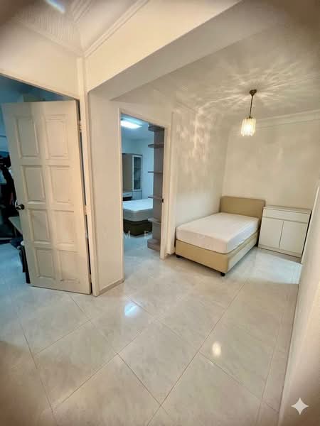 542 Serangoon North Avenue 4, 542 Serangoon North Avenue 4, 3 Bedrooms, 1,668 sqft, HDB Flat For Sale, by Jaymee Gam, 60163196 - Bedroom - PropertyGuru.com.sg