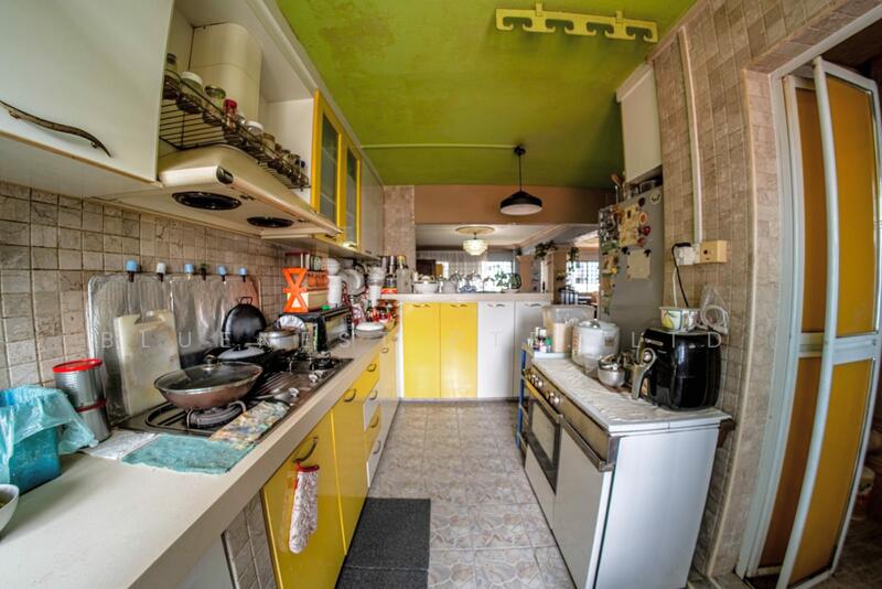 354 Choa Chu Kang Central HDB Flat For Sale at S$ 679,000 | PropertyGuru Singapore - Kitchen