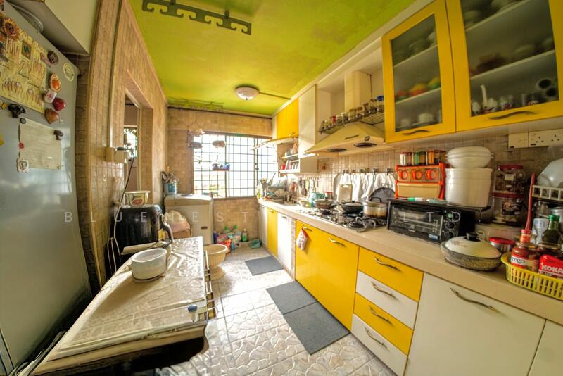 354 Choa Chu Kang Central HDB Flat For Sale at S$ 679,000 | PropertyGuru Singapore - Kitchen