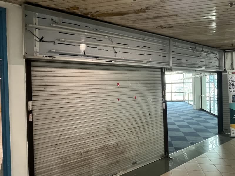 Sim Lim Square, 1 Rochor Canal Road, 1,722 sqft, Other Retail For Sale, by Robert Foo, 60163239 - Corridor - CommercialGuru.com.sg