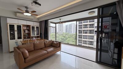 For Sale - 4 Bed 3 Bath + Yard + Utility Corner Unit Condo < 1km from Nan Chiau