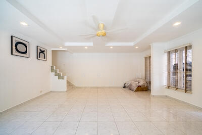 For Rent - Sixth Avenue