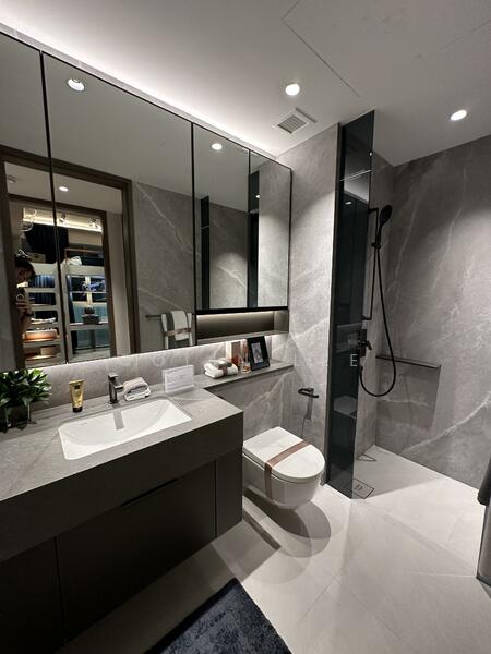 Promenade Peak, 1 Zion Road, Alexandra / Commonwealth, 2 Bedrooms, 764 sqft, Condominium For Sale, by Colin Lee, 60163515 - Common Bathroom - PropertyGuru.com.sg