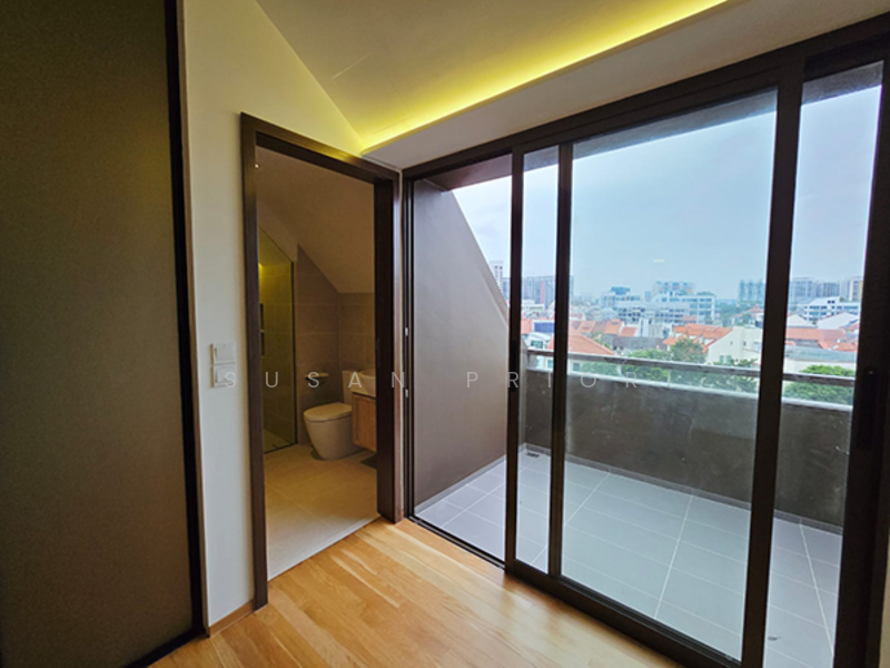 For Rent - Breezy Conservation 2 Floor With Pool