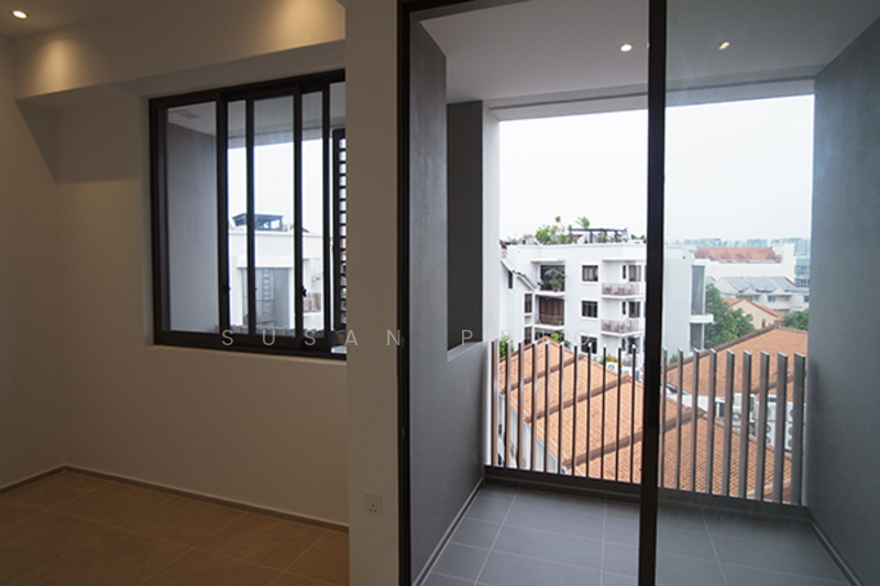 For Rent - Breezy Conservation 2 Floor With Pool