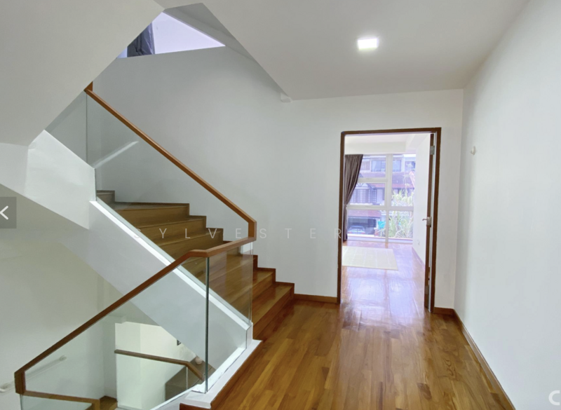 For Rent - Master Ensuite Room @ Landed House, 3rd Floor, 132 Lorong Sarina