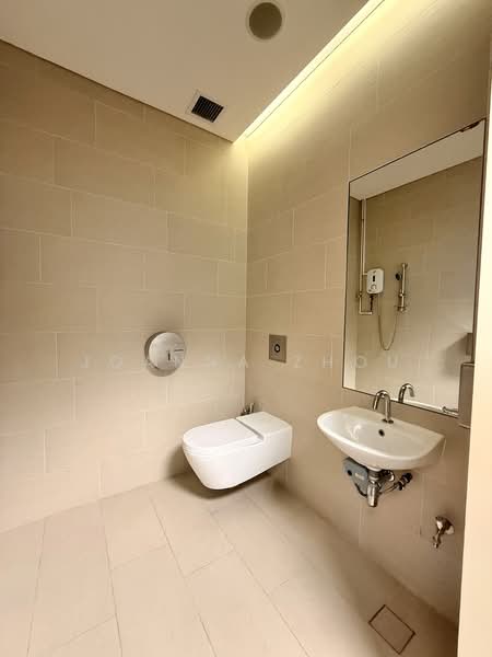 Plus, 20 Cecil Street, 2,217 sqft, Office For Rent, by Joanna Zhou, 60163779 - Bathroom - CommercialGuru.com.sg