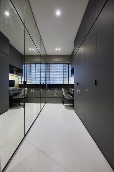Walk-In Wardrobe / Study