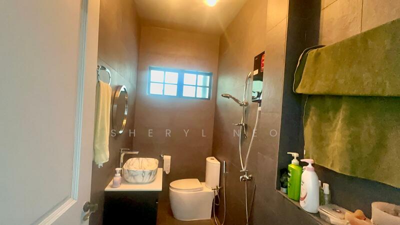 For Sale - Semi D in district 18 Rare 999yrs seafront resort home living grab now !