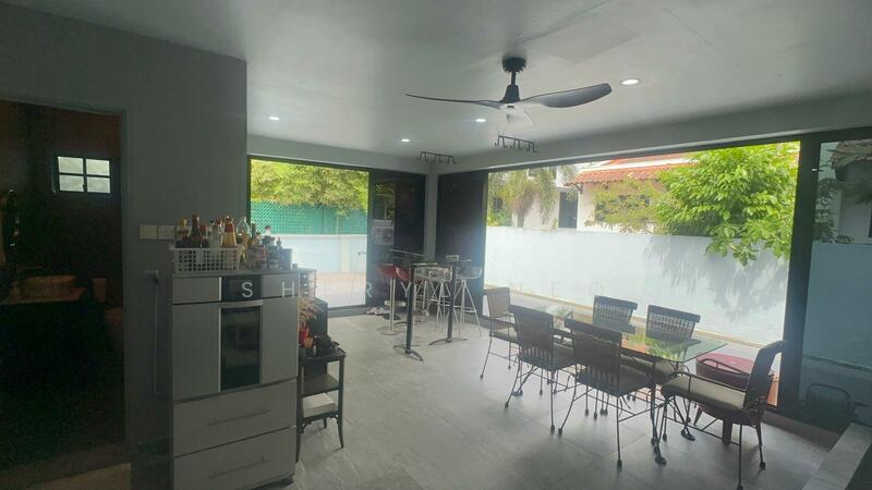 For Sale - Semi D in district 18 Rare 999yrs seafront resort home living grab now !