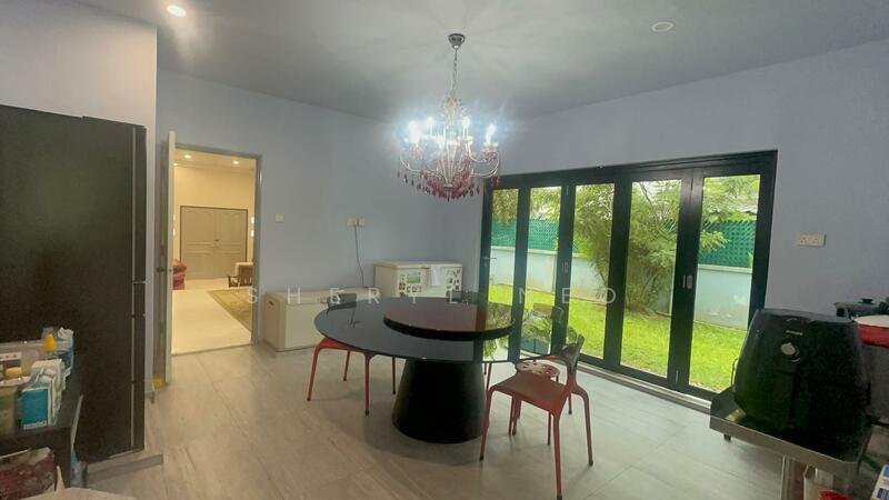 For Sale - Semi D in district 18 Rare 999yrs seafront resort home living grab now !