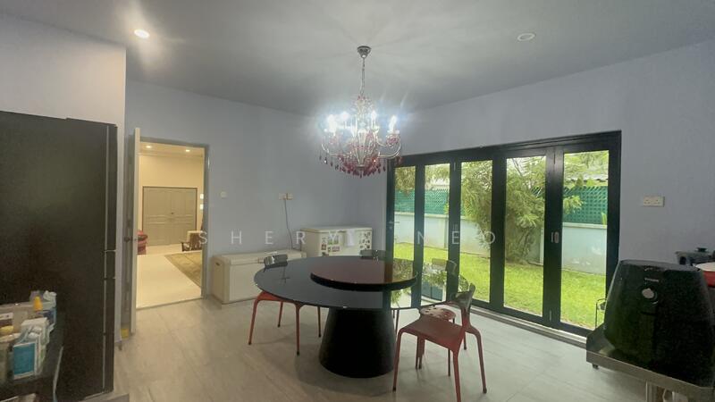 For Sale - Semi D in district 18 Rare 999yrs seafront resort home living grab now !