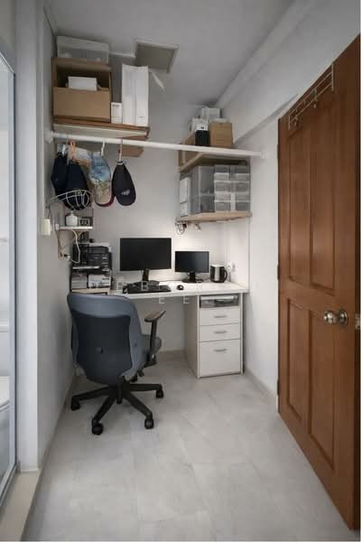 114 Lengkong Tiga, 114 Lengkong Tiga, 4 Bedrooms, 1,399 sqft, HDB Flat For Sale, by Deborah Ee, 60164237 - Master bedroom - PropertyGuru.com.sg