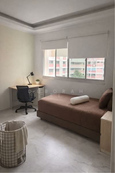 114 Lengkong Tiga, 114 Lengkong Tiga, 4 Bedrooms, 1,399 sqft, HDB Flat For Sale, by Deborah Ee, 60164237 - Common / Study room - PropertyGuru.com.sg