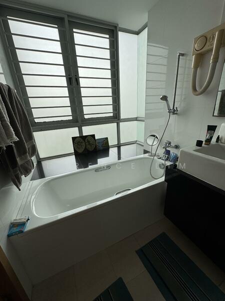 Bathtub+ Shower room