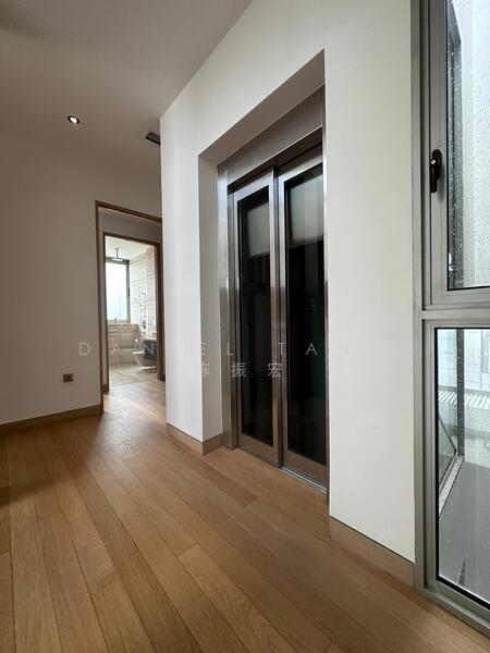 For Rent - 5 Bedrooms + Private Lift & Swimming Pool | 1 min walk to MRT | Within 1km to ACS