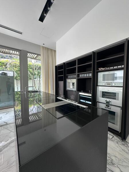 For Rent - 5 Bedrooms + Private Lift & Swimming Pool | 1 min walk to MRT | Within 1km to ACS
