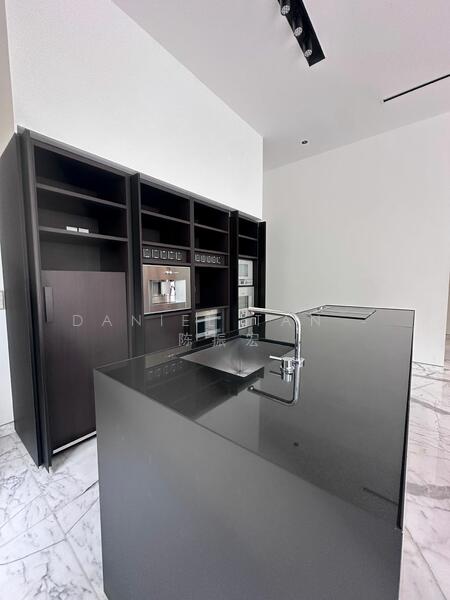 For Rent - 5 Bedrooms + Private Lift & Swimming Pool | 1 min walk to MRT | Within 1km to ACS