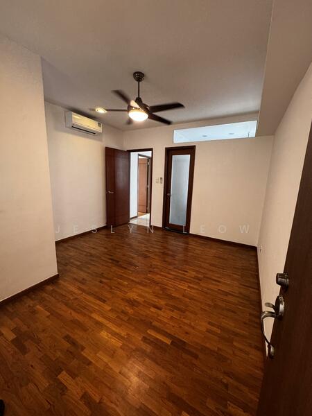 Living hall or can be an independent brm