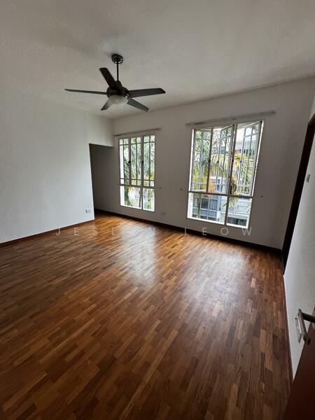 Huge master brm c/w walk-in wardrobe
