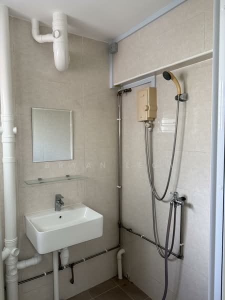 435 Bukit Panjang Ring Road, 435 Bukit Panjang Ring Road, 3 Bedrooms, 904 sqft, HDB Flat For Sale, by Bryan Leow, 60164681 - Bathroom - PropertyGuru.com.sg