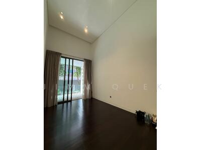 For Rent - Lloyd SixtyFive