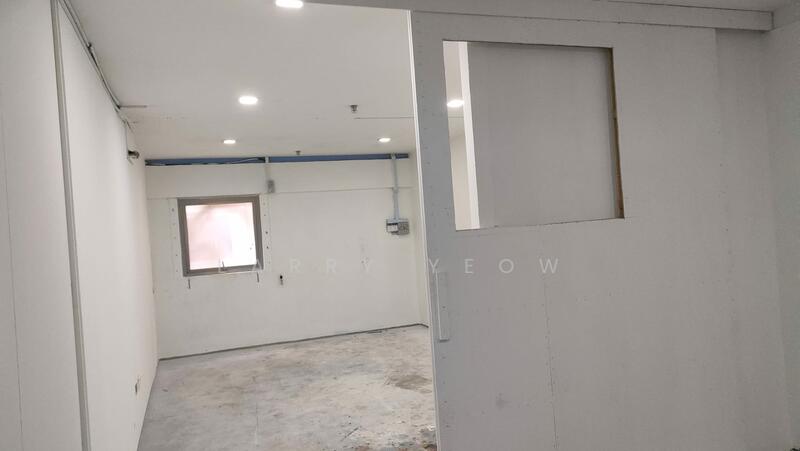 Pioneer Centre, 1 Soon Lee Street, 1,485 sqft, Factory / Workshop (B2) For Sale, by Larry Yeow, 60164902 - CommercialGuru.com.sg