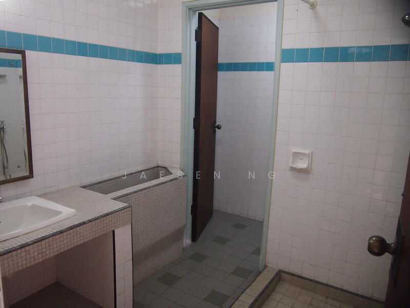 Maid's Bathroom