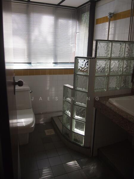 2 Ensuites bathroom in bedrooms