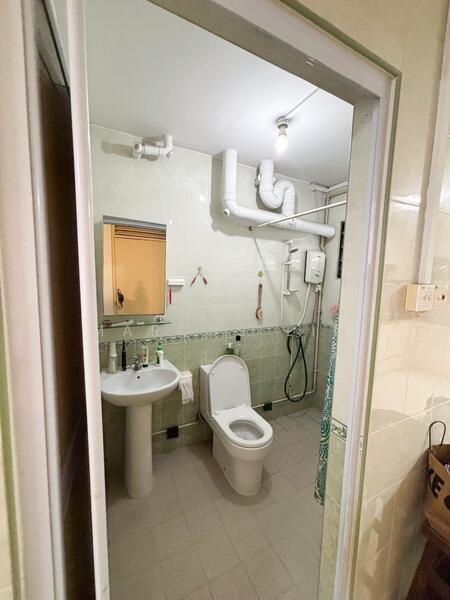 Common toilet 