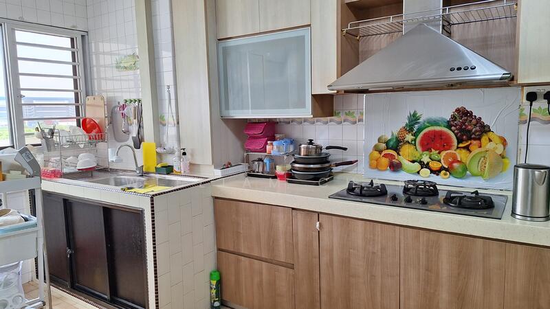 Kitchen (reservoir view)