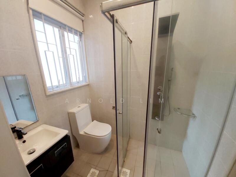 Junior Master Bathroom