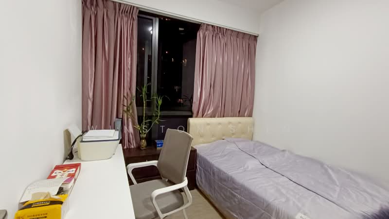 iNz Residence Condominium For Sale at S$ 2,450,000 | PropertyGuru Singapore - Common Bedroom 1 (Lower Level)