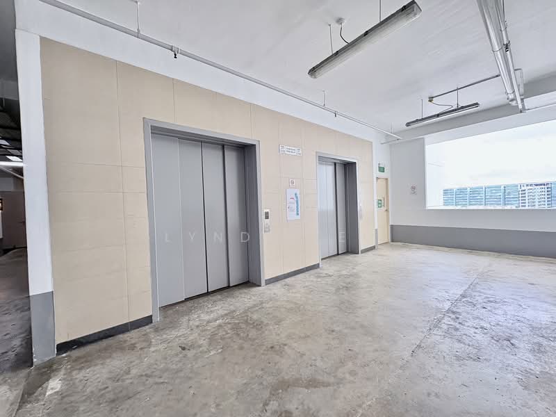 Tradehub 21, 8 Boon Lay Way, 1,711 sqft, Light Industrial (B1) For Rent, by Lynda Teo, 60165400 - Cargo lifts - CommercialGuru.com.sg