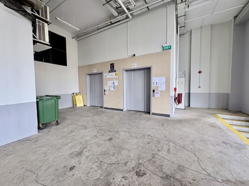 Tradehub 21, 8 Boon Lay Way, 1,711 sqft, Light Industrial (B1) For Rent, by Lynda Teo, 60165400 - Cargo lifts - CommercialGuru.com.sg