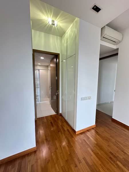 The Wharf Residence, 7 Tong Watt Road, 2 Bedrooms, 1,066 sqft, Condominium For Rent, by Kesang Labattu, 60165454 - Master Bedroom wardrobe  - PropertyGuru.com.sg