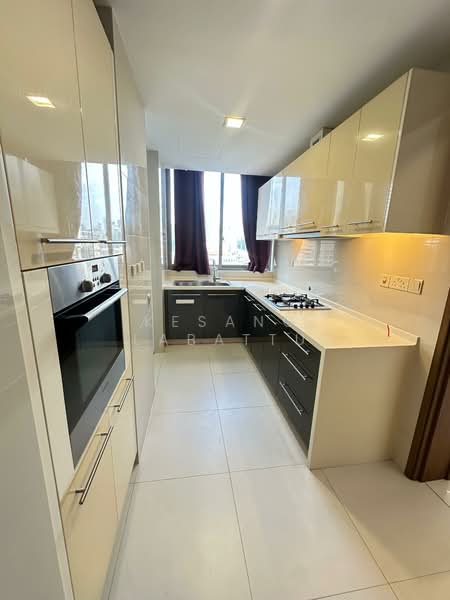 The Wharf Residence, 7 Tong Watt Road, 2 Bedrooms, 1,066 sqft, Condominium For Rent, by Kesang Labattu, 60165454 - Kitchen - PropertyGuru.com.sg